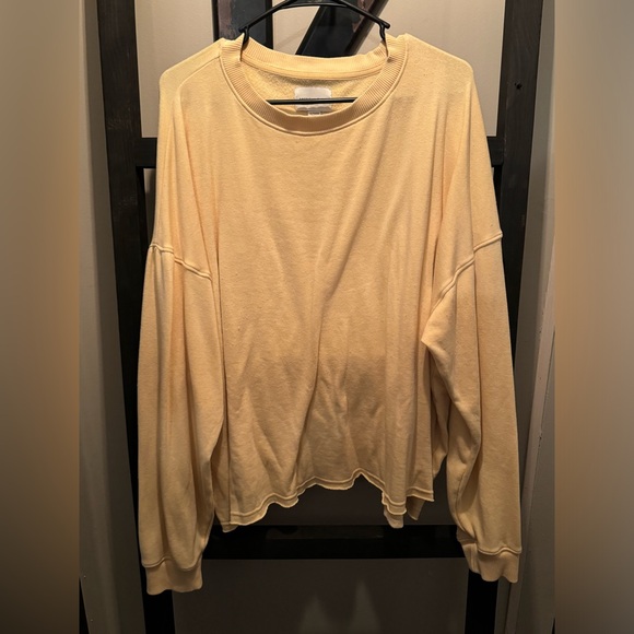 American Eagle Sweatshirt. XL. $15. - Picture 1 of 2